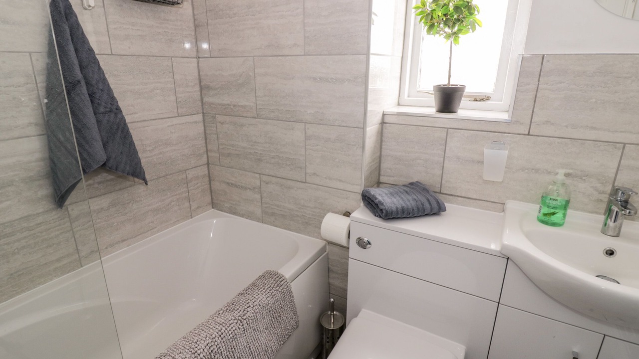 Photo of Bathroom in Syresham