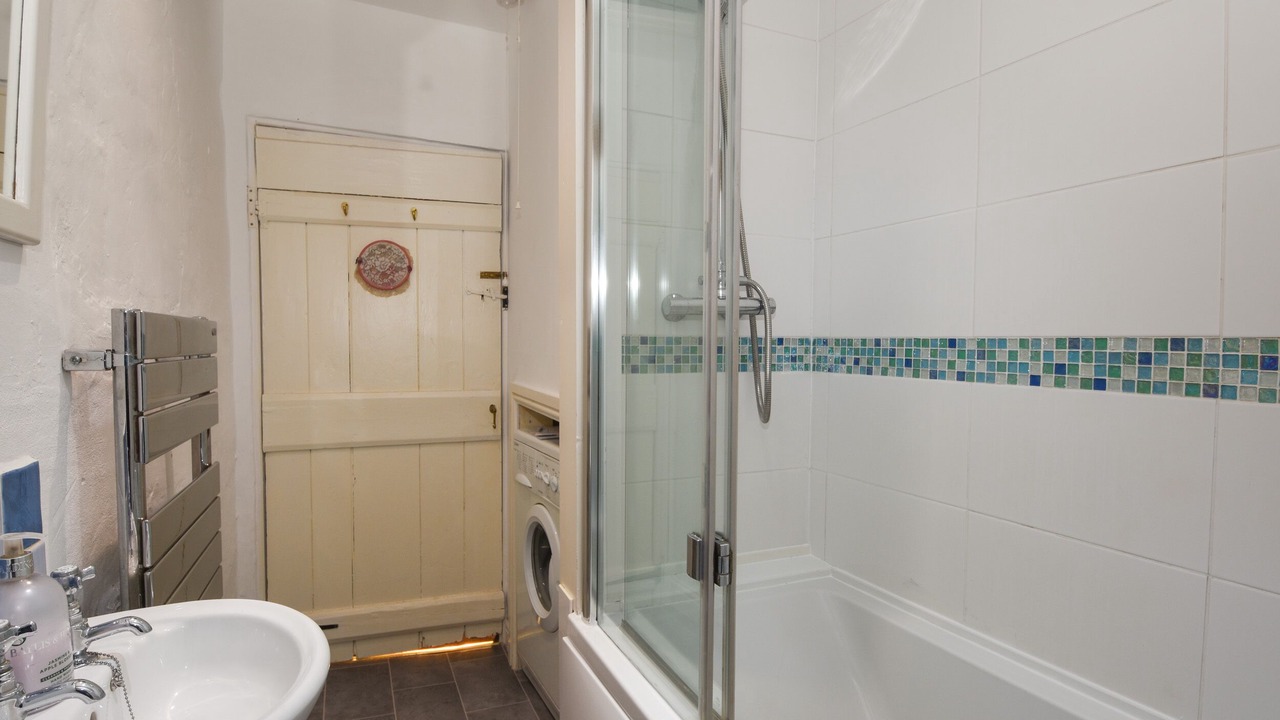 Photo of Bathroom in Shaldon