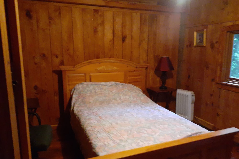 Photo of Bedroom in Wesson