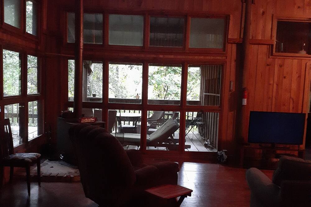 Photo of Livingroom in Wesson