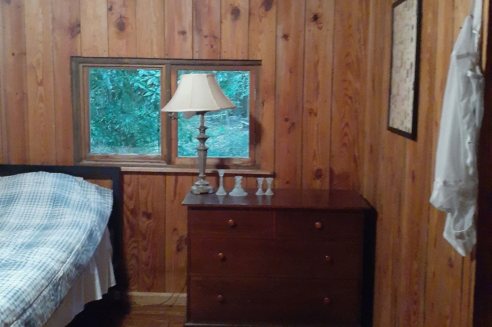 Photo of Bedroom in Wesson