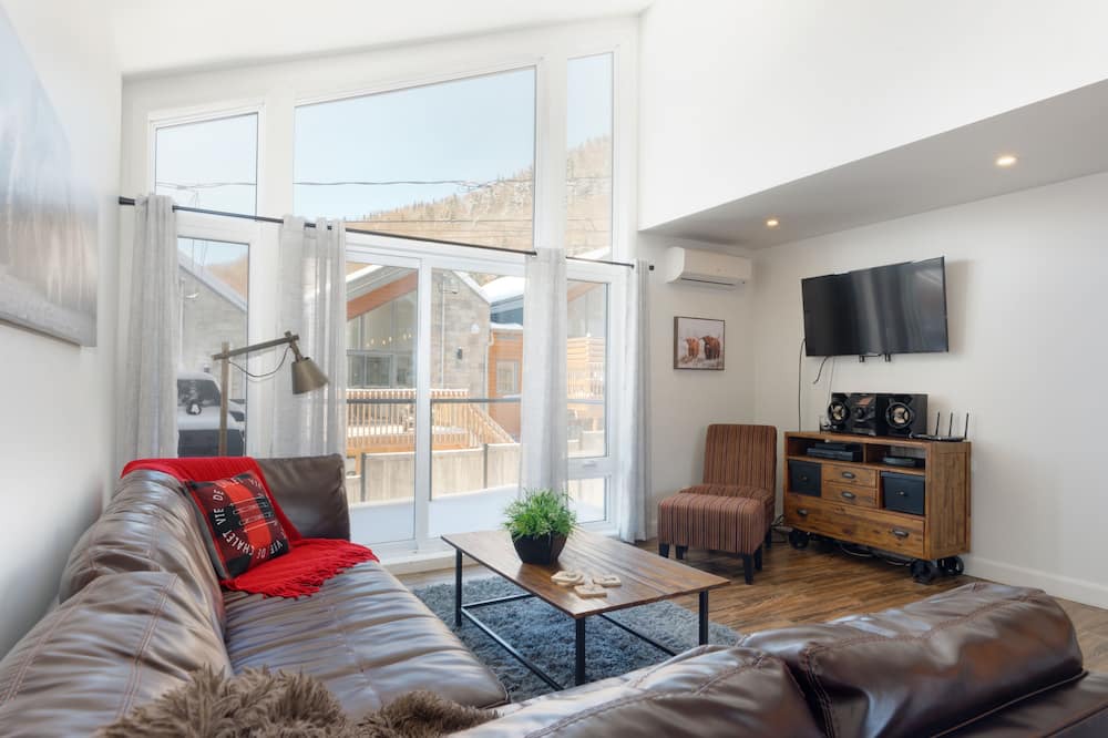 Photo of Livingroom in Stoneham