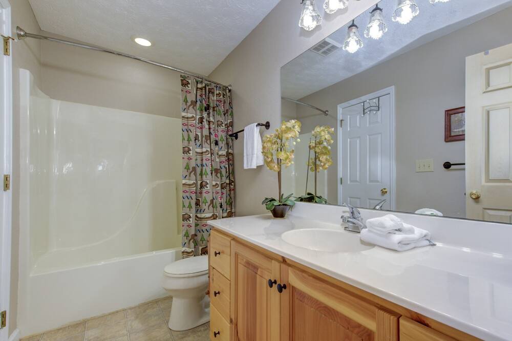 Photo of Bathroom in Chalet Village