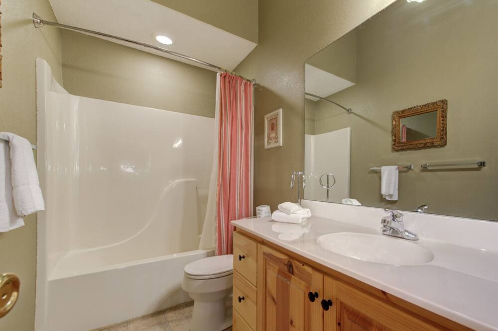 Photo of Bathroom in Chalet Village