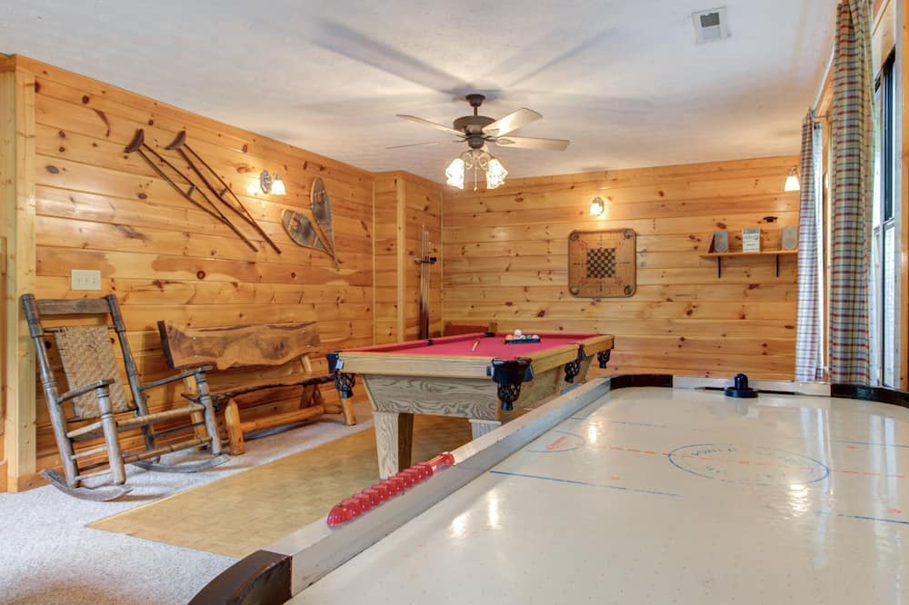 Photo of Bedroom in Chalet Village