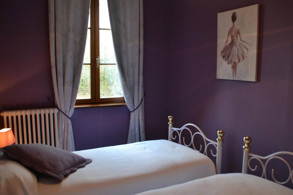 Photo of Bedroom in Saint-Leonard