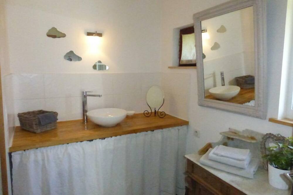 Photo of Bathroom in Hugleville-en-Caux