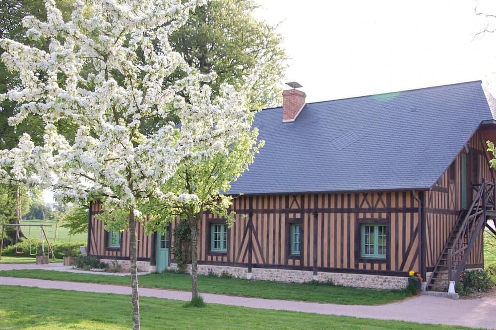 Photo of Outdoor in Port-Jerome-sur-Seine
