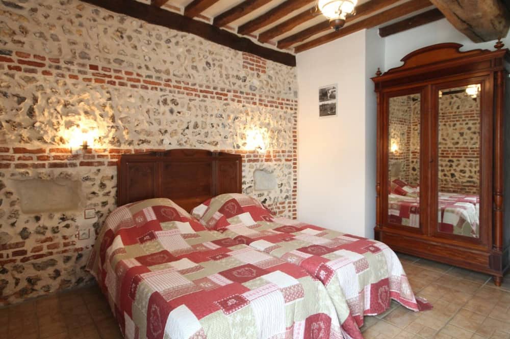 Photo of Bedroom in Saint-Leonard