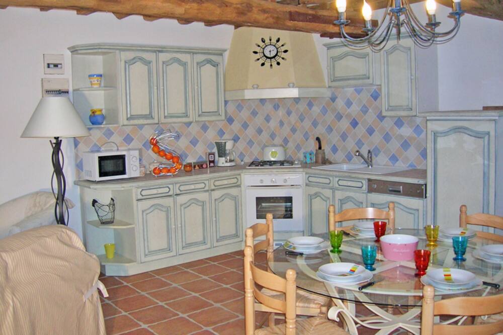 Photo of Kitchen in Saint-Pierre-en-Val