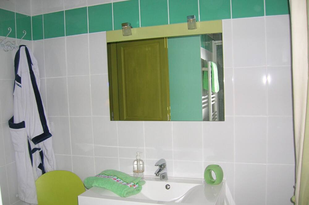 Photo of Bathroom in Saint-Pierre-en-Val