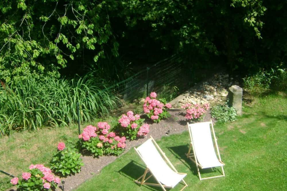 Photo of Outdoor in Benarville