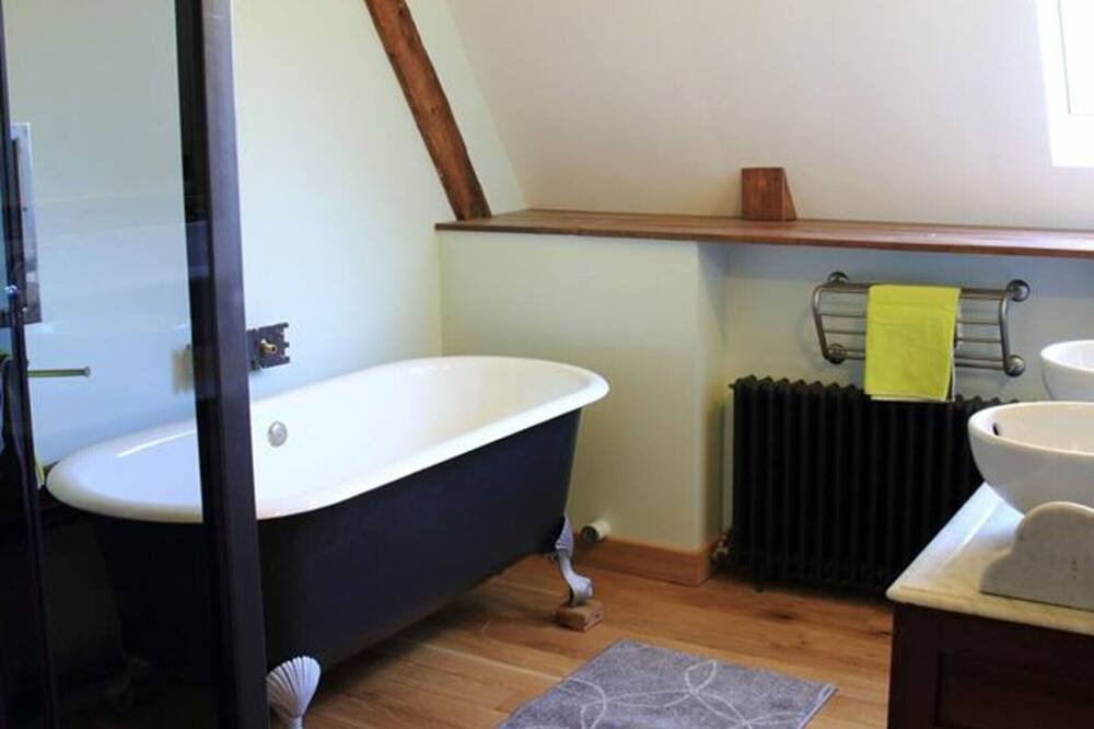 Photo of Bathroom in Ingouville