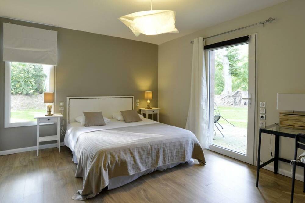 Photo of Bedroom in Houdetot