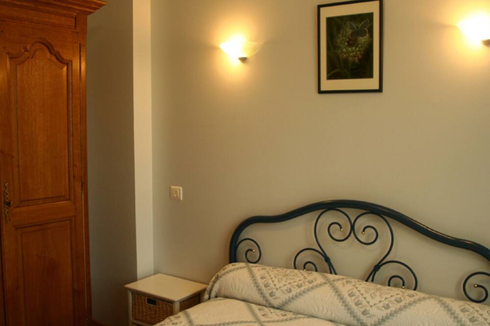 Photo of Bedroom in Roncherolles-en-Bray