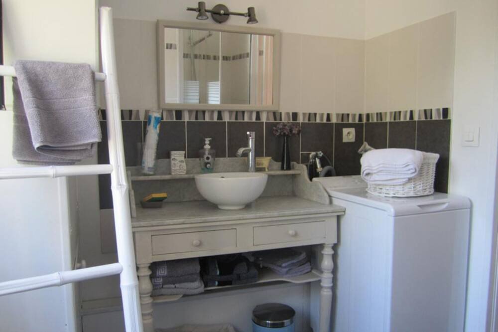 Photo of Bathroom in Riville