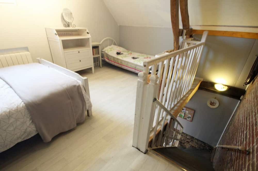 Photo of Bedroom in Avesnes-en-Bray