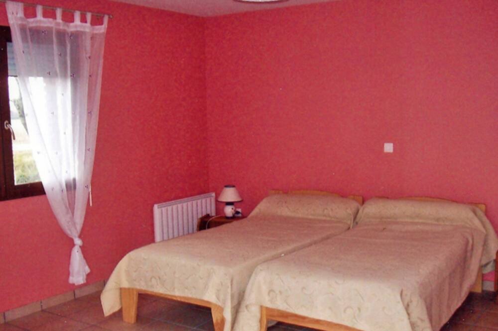 Photo of Bedroom in Cauville-sur-Mer