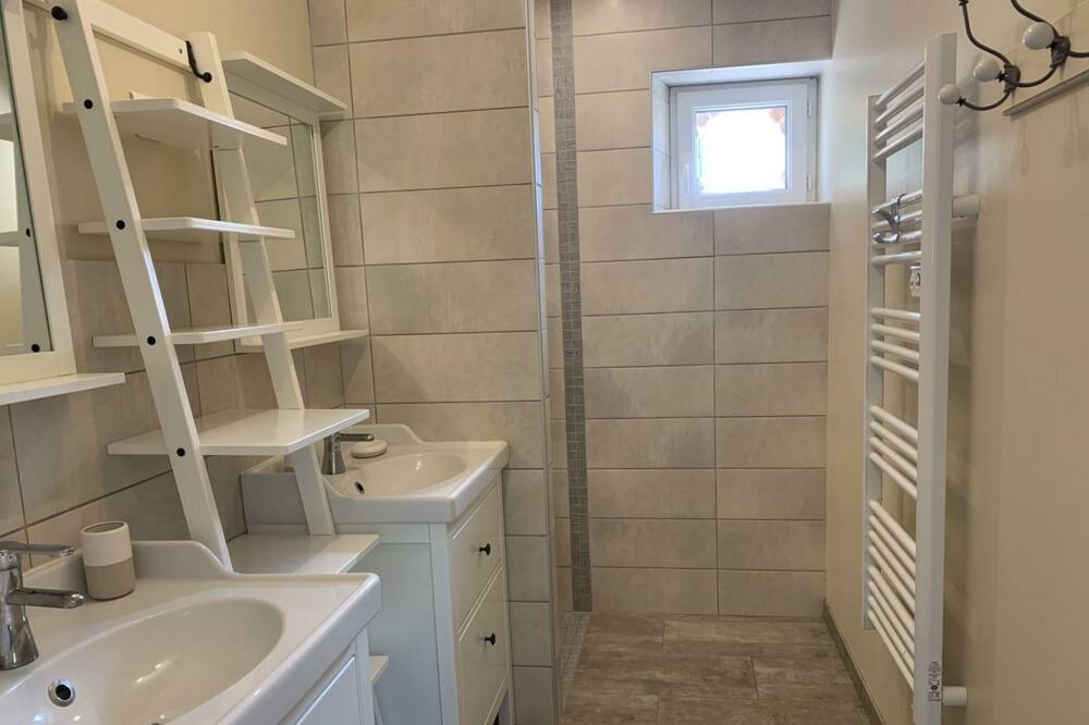 Photo of Bathroom in Lammerville