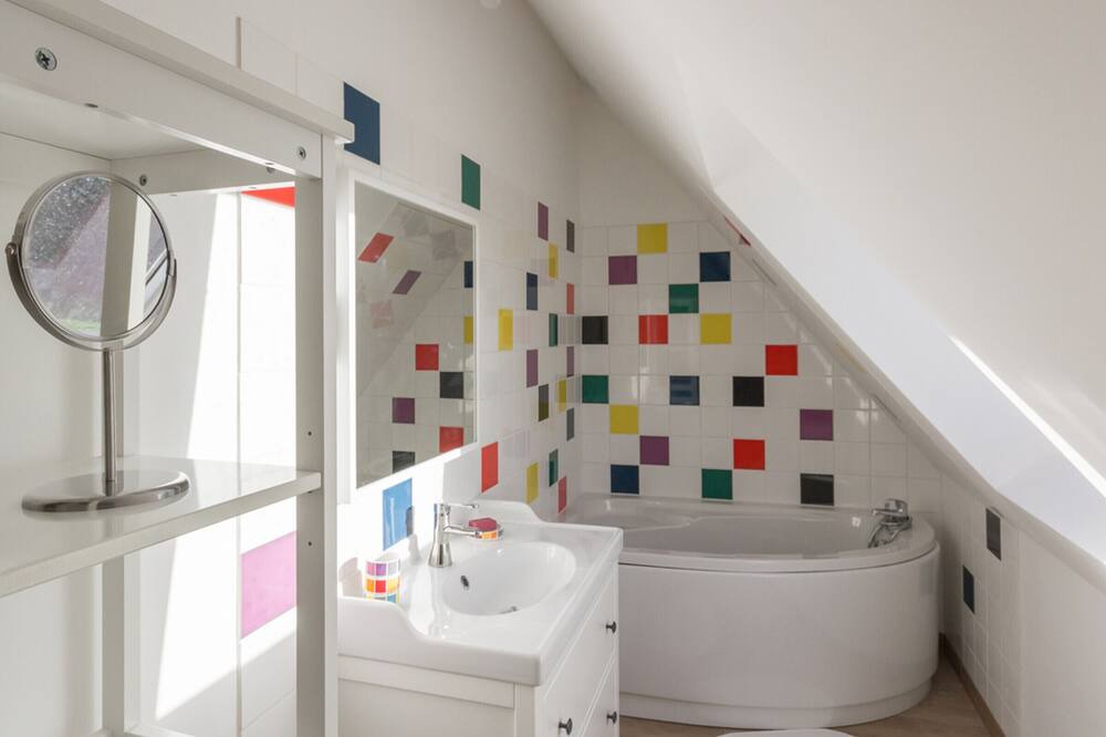 Photo of Bathroom in Lammerville