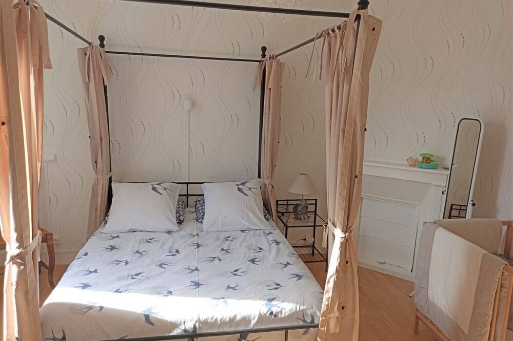 Photo of Bedroom in Saint-Leonard