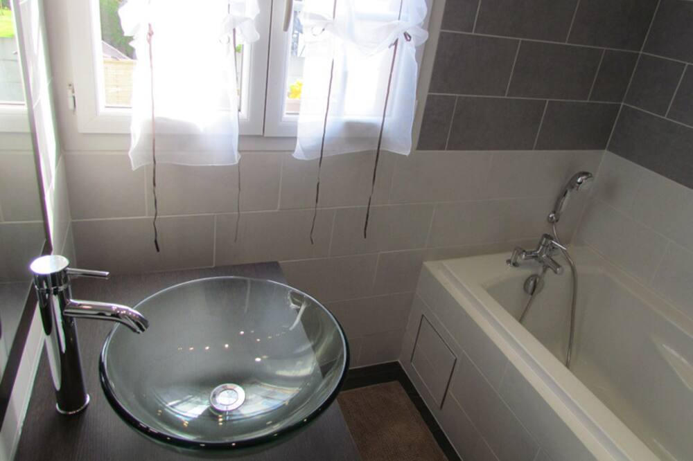 Photo of Bathroom in Blosseville