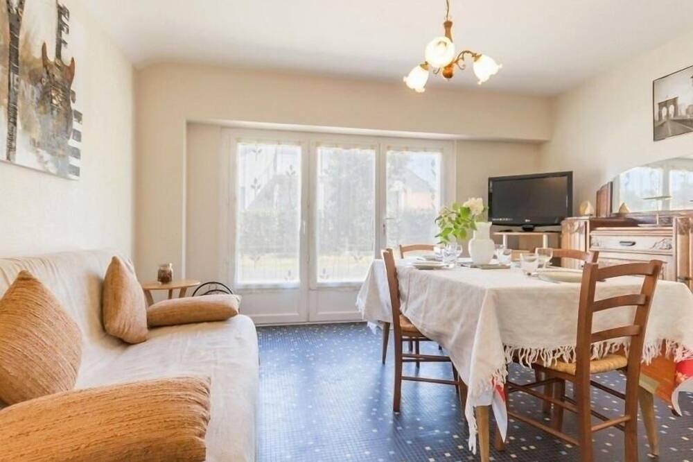 Photo of Livingroom in Tharon-Plage