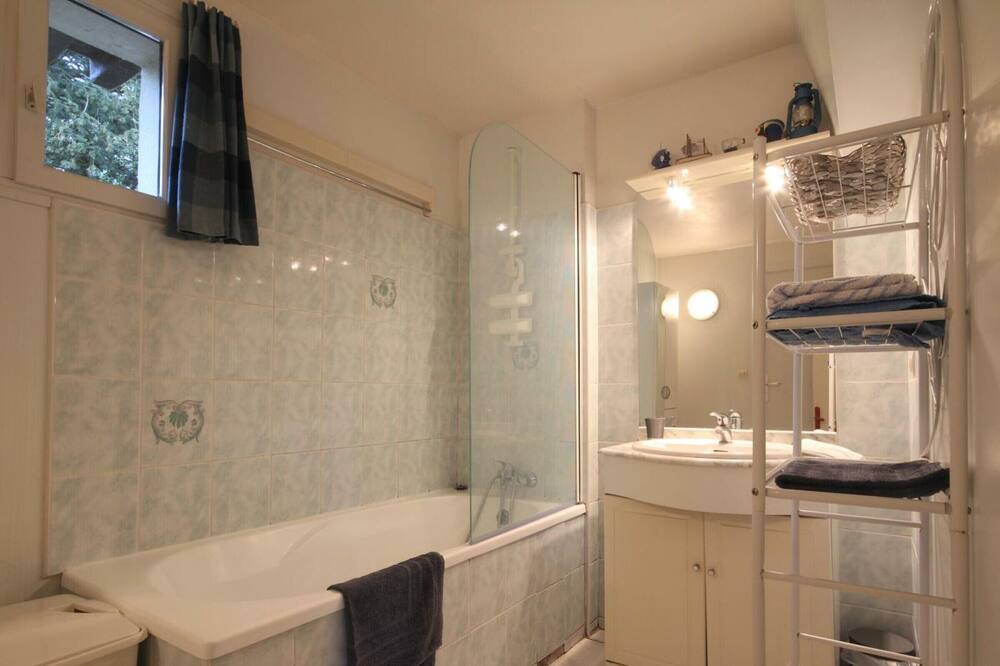 Photo of Bathroom in Benesville