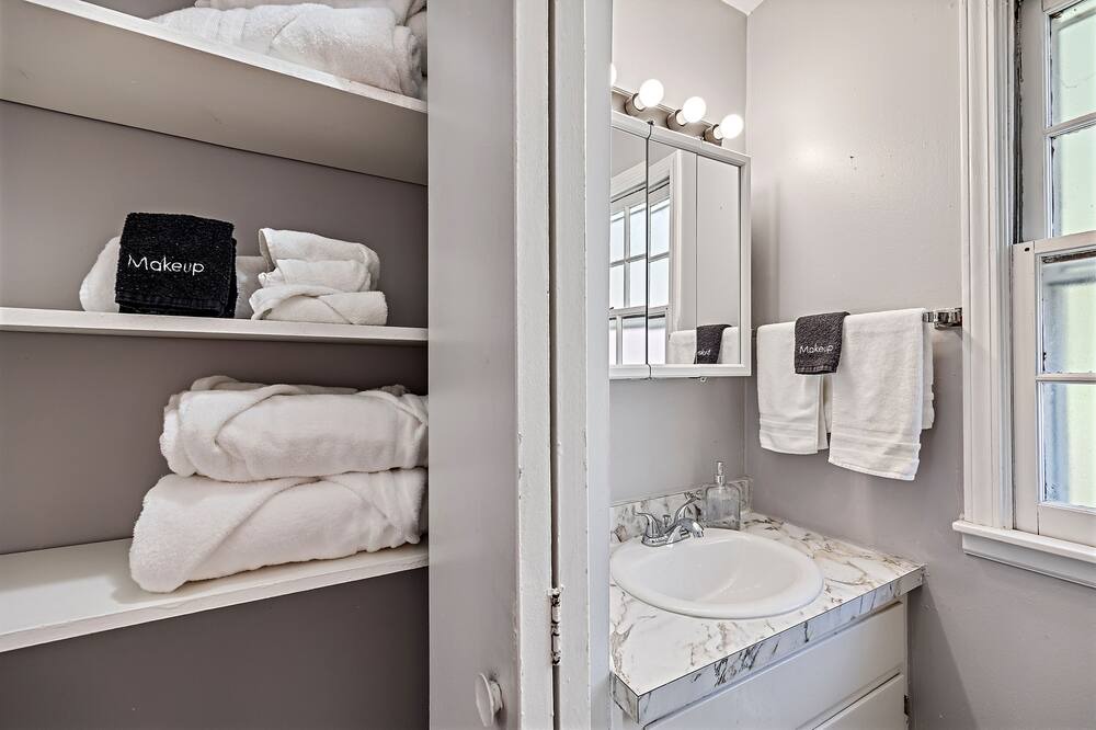 Photo of Bathroom in Yorkville