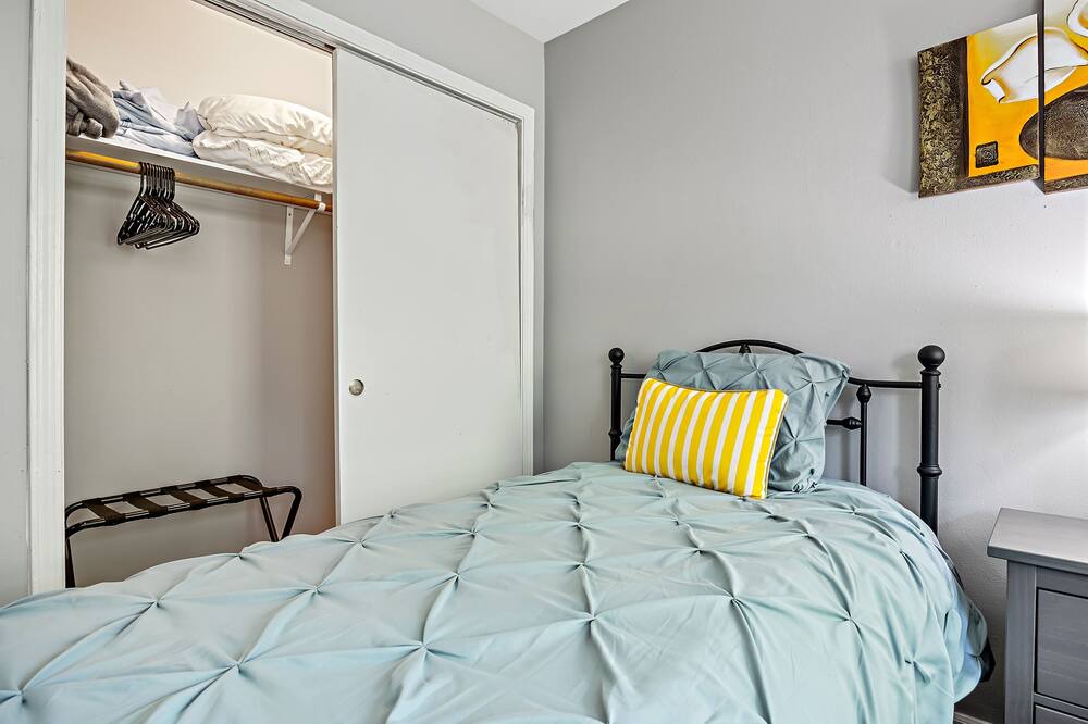 Photo of Bedroom in Yorkville