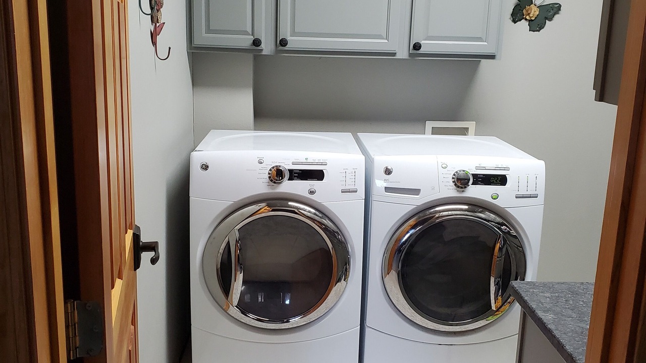 Photo of Others in Monitor