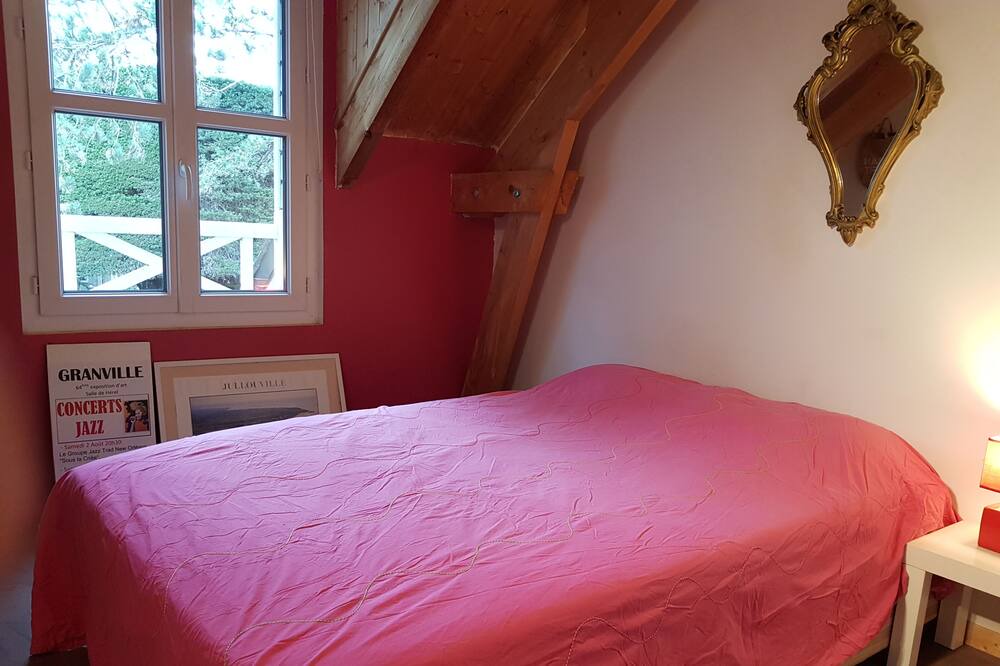Photo of Bedroom in Jullouville-les-Pins