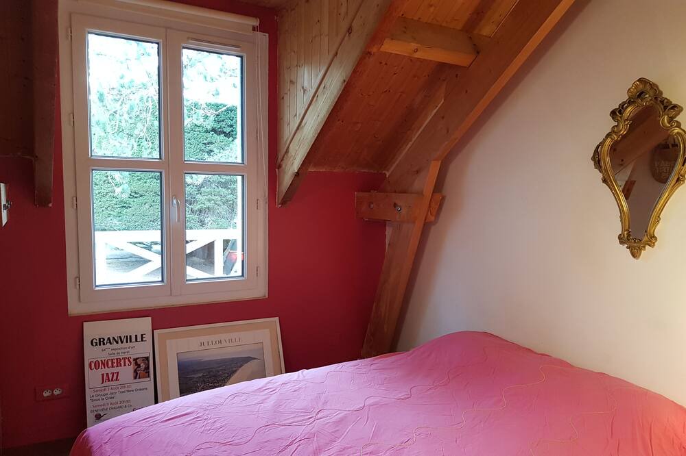 Photo of Bedroom in Jullouville-les-Pins