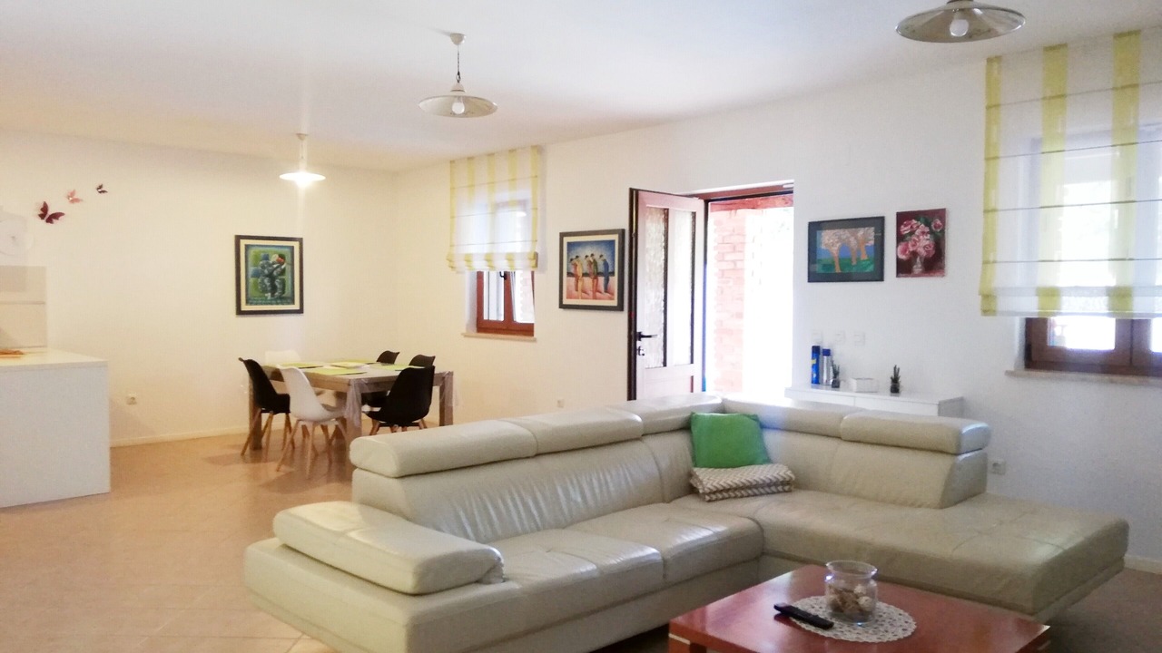 Photo of Livingroom in Petehi