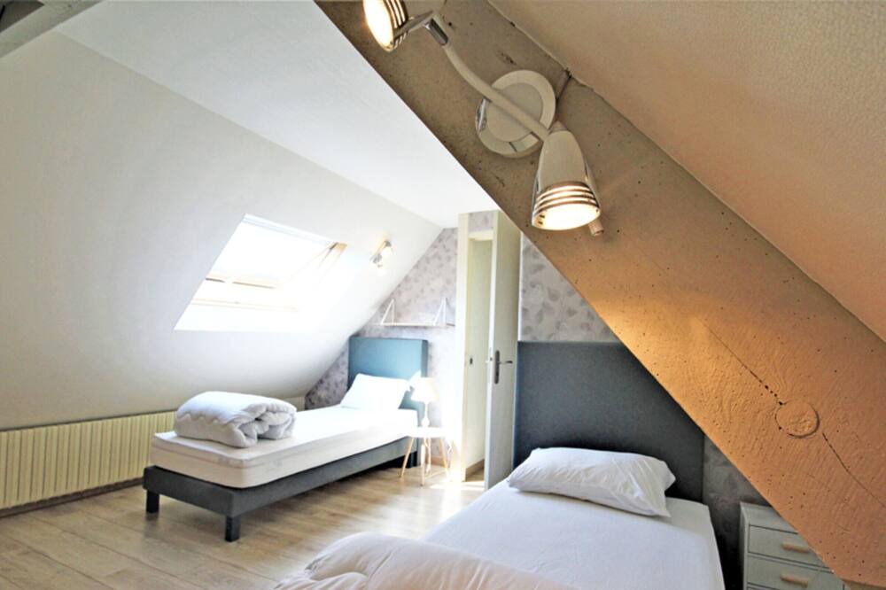 Photo of Bedroom in Montivilliers