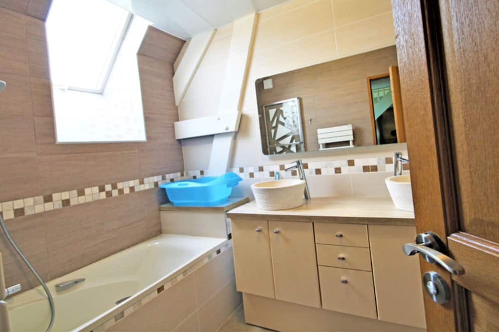 Photo of Bathroom in Montivilliers