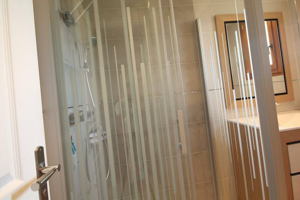 Photo of Bathroom in Montivilliers