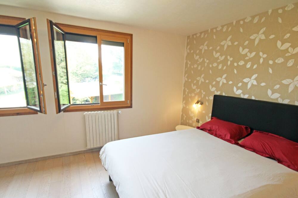 Photo of Bedroom in Montivilliers