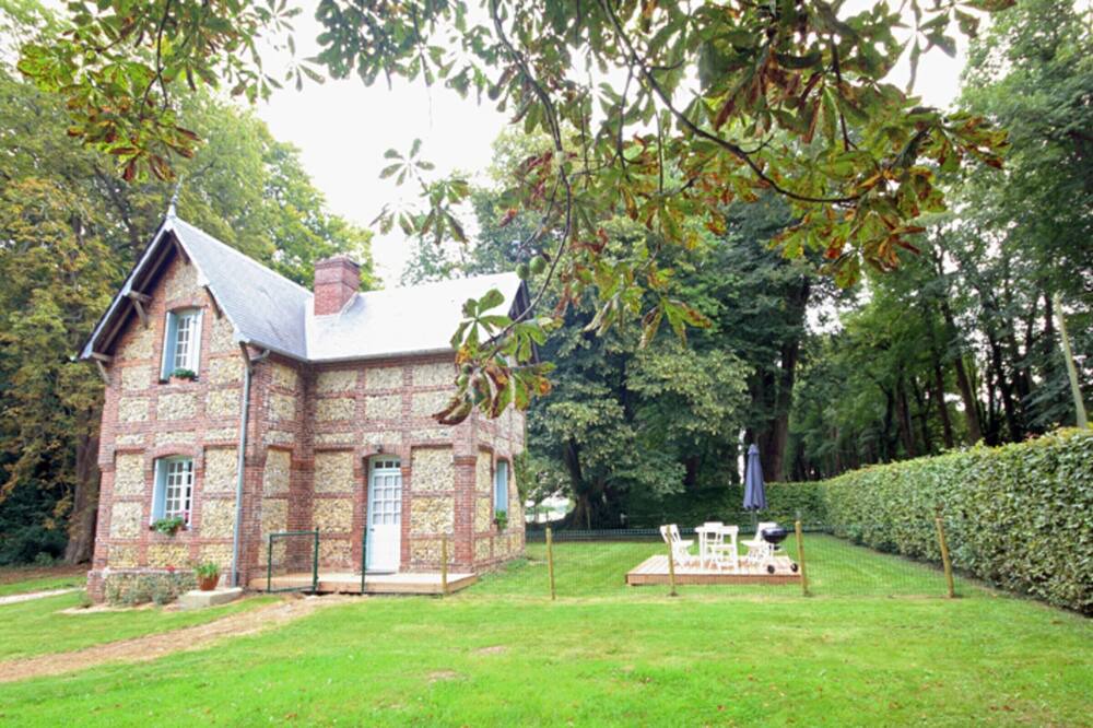 Photo of Outdoor in Bourville