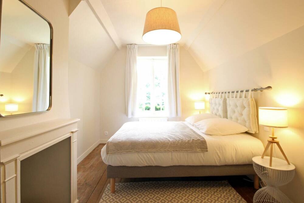 Photo of Bedroom in Bourville