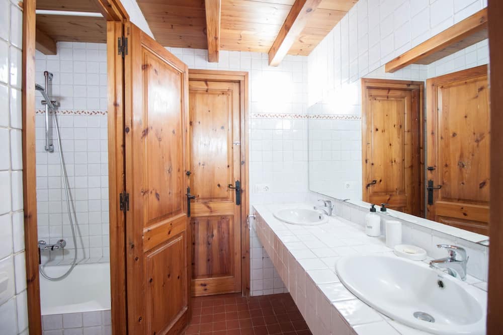 Photo of Bathroom in Serinya