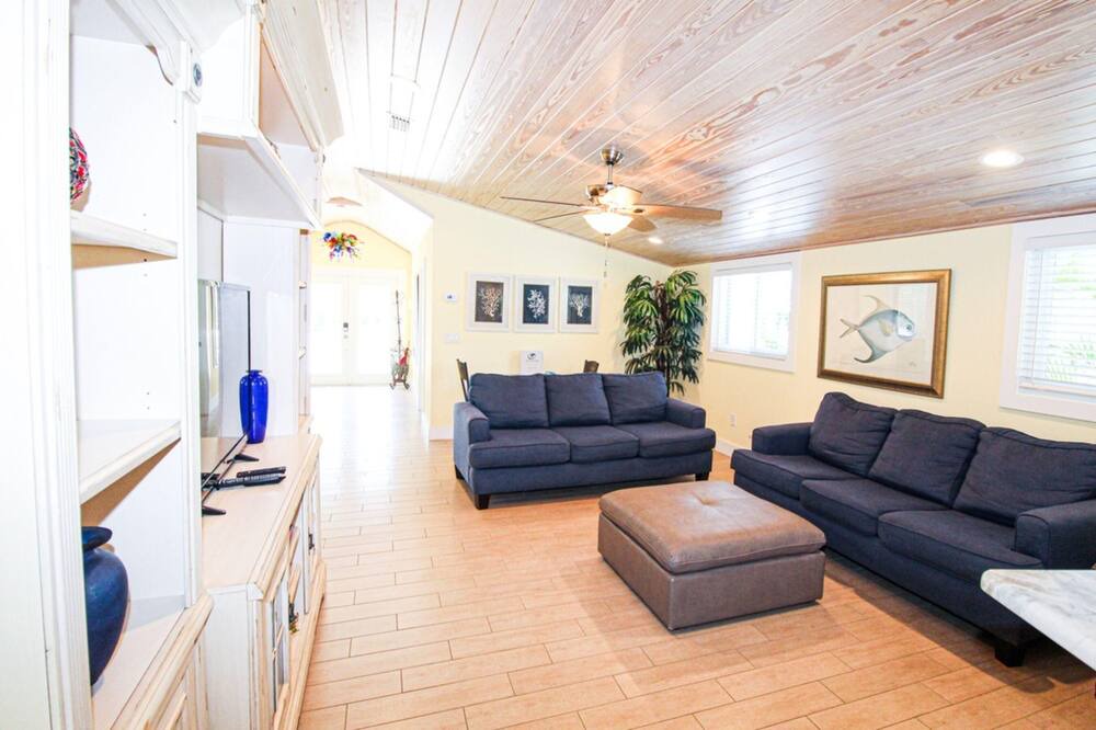Photo of Livingroom in Anna Maria