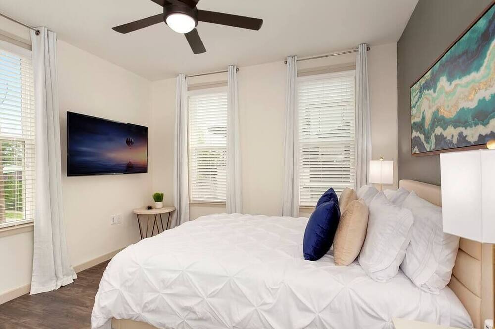 Photo of Bedroom in Downtown