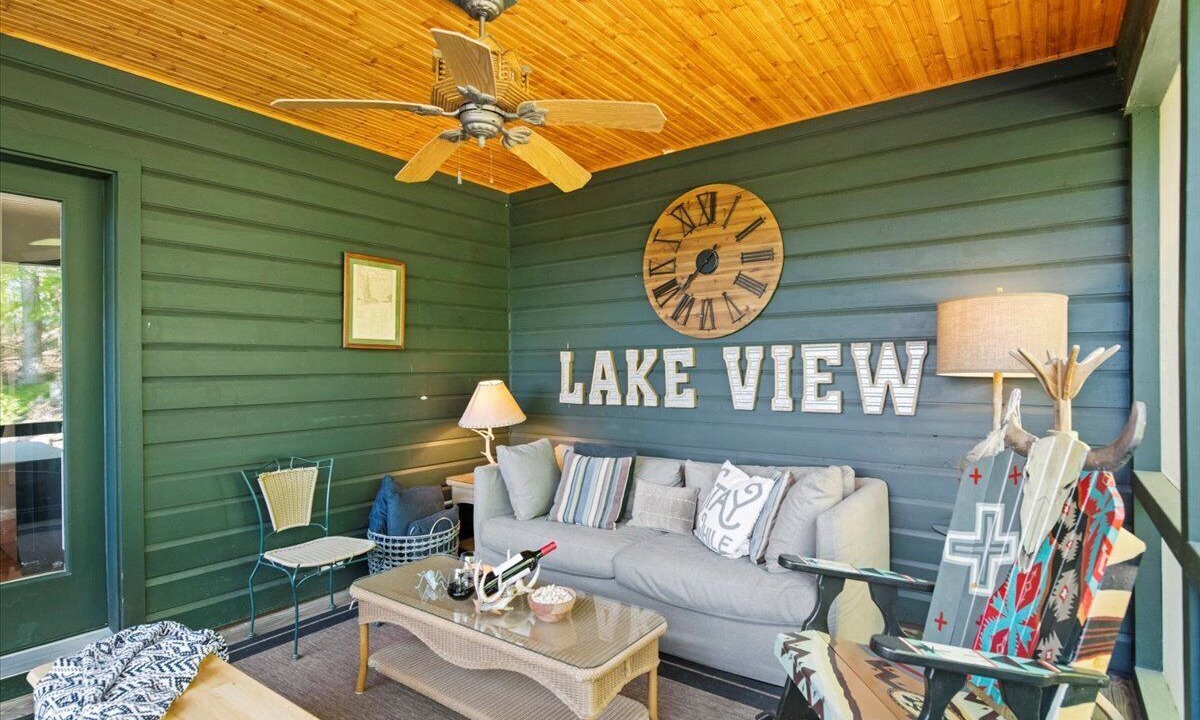 Photo of Livingroom in Bolton Landing