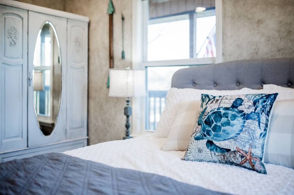 Photo of Bedroom in Thomaston