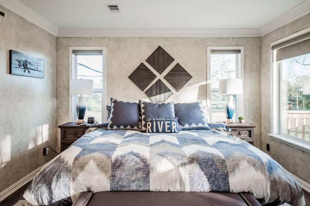 Photo of Bedroom in Thomaston
