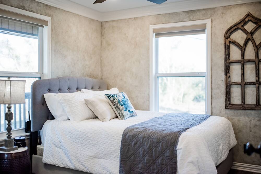 Photo of Bedroom in Thomaston