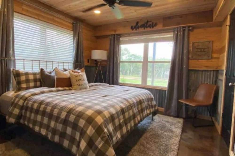 Photo of Bedroom in Thomaston