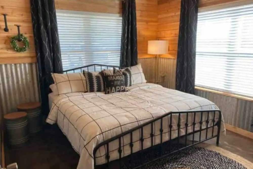 Photo of Bedroom in Thomaston