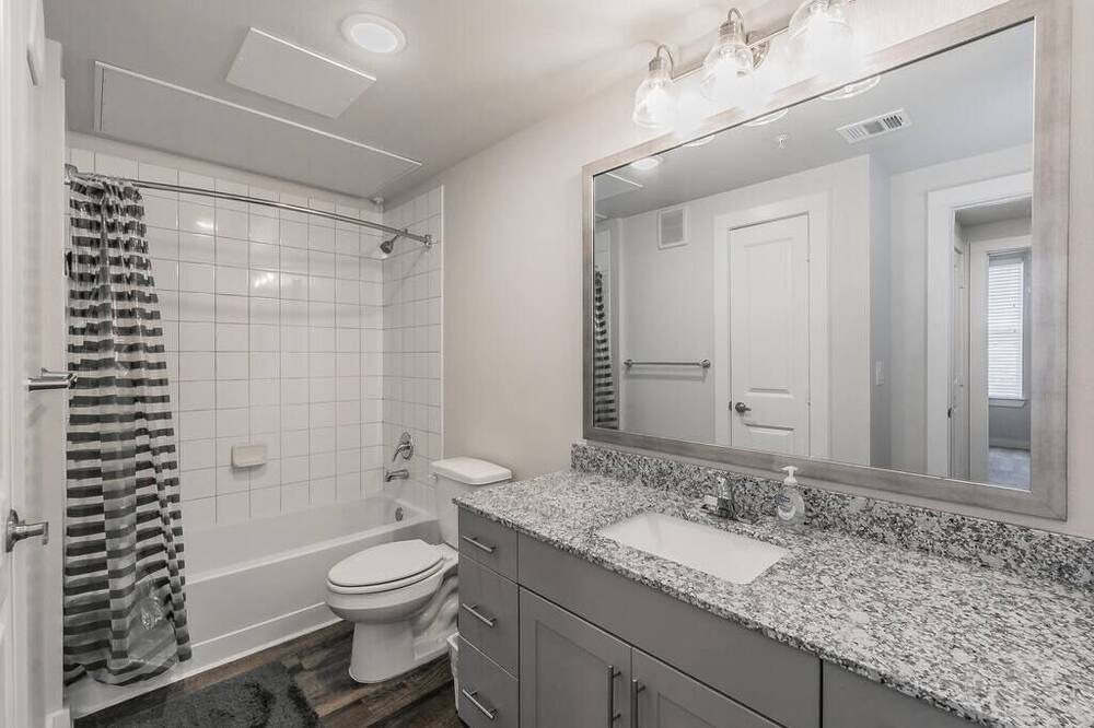 Photo of Bathroom in Elmo